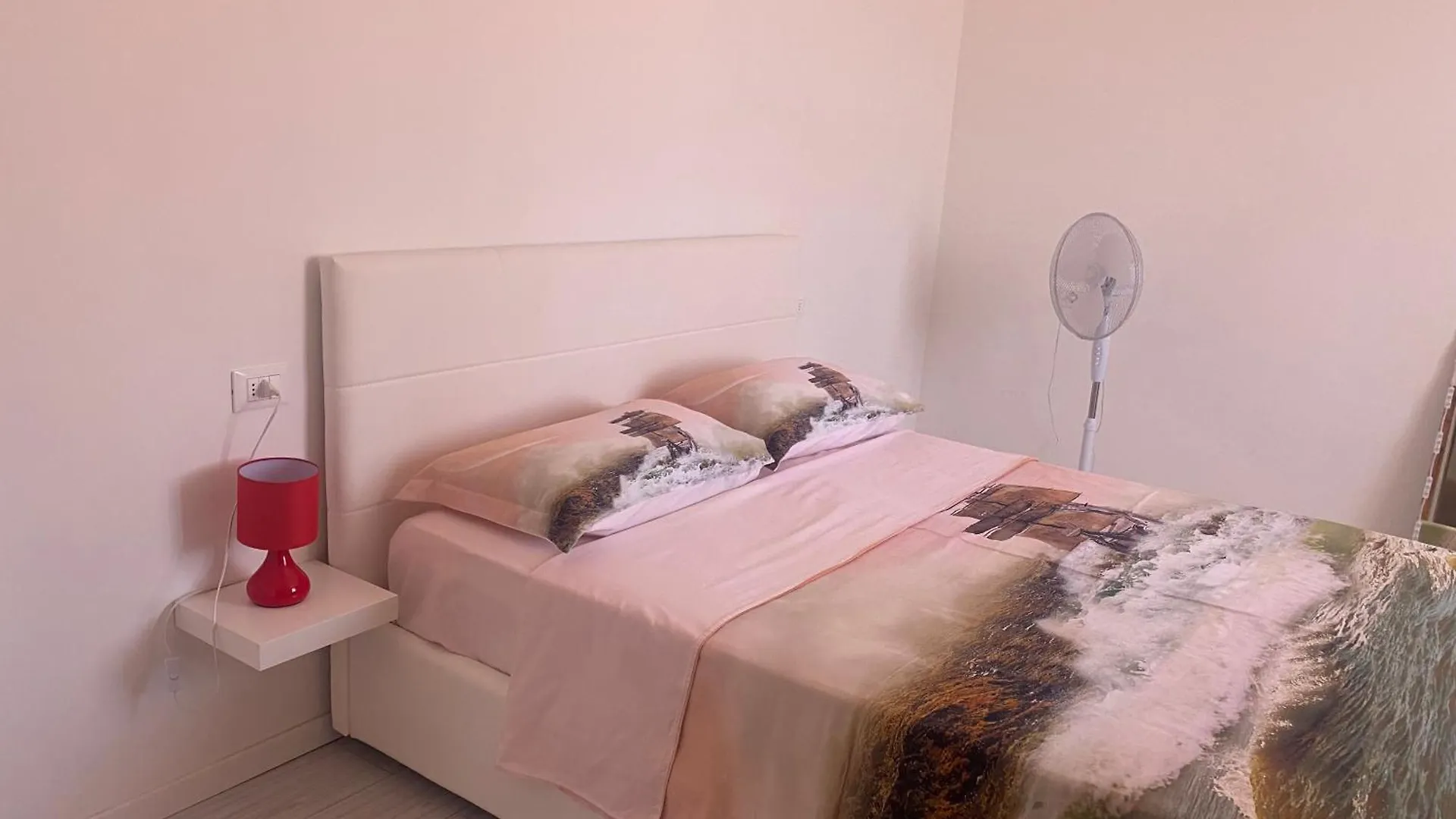 بيت ضيافة Penthouse Apartment كولّي فال ديلسا
