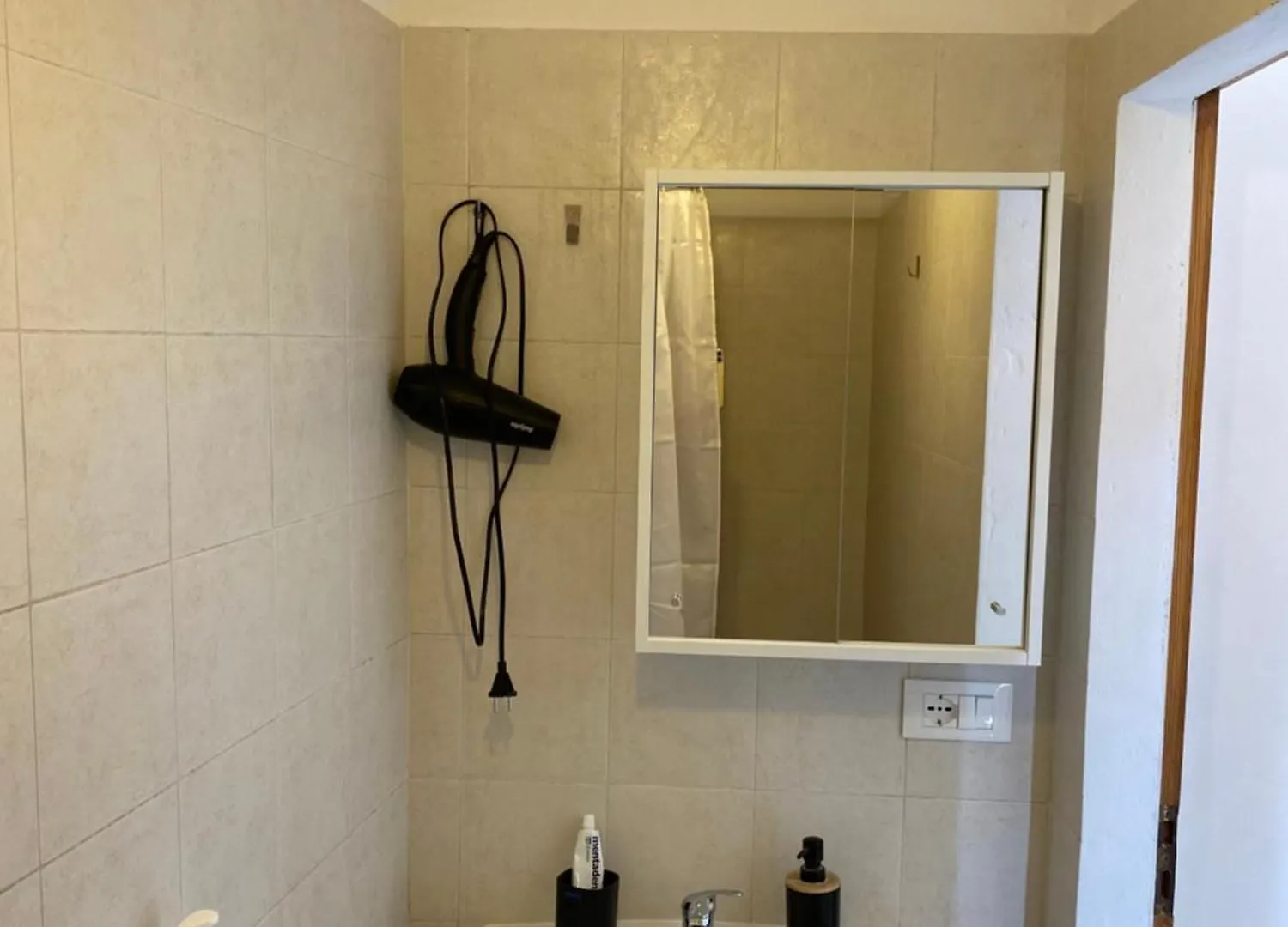 Penthouse Apartment كولّي فال ديلسا 0*,  إيطاليا